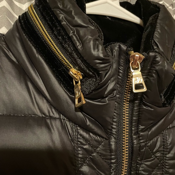 Sam Edelman Black Puffer Jacket with Quilted Design and Stand-Up Collar - Picture 3 of 7